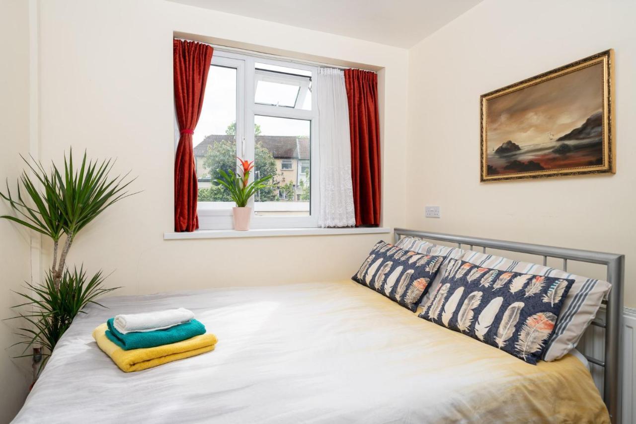 F5 Private Double Room London Exterior photo